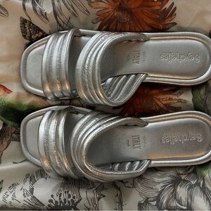 Seychelles Women's Metallic Silver Sandals 7.5 NWOT